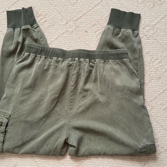 YOUNG, FABULOUS & BROKE Olive Green Cargo Jogger Pants - Picture 13 of 14